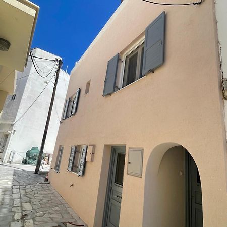 Modern & Comfortable House In The City Center Ermoupoli Exterior photo