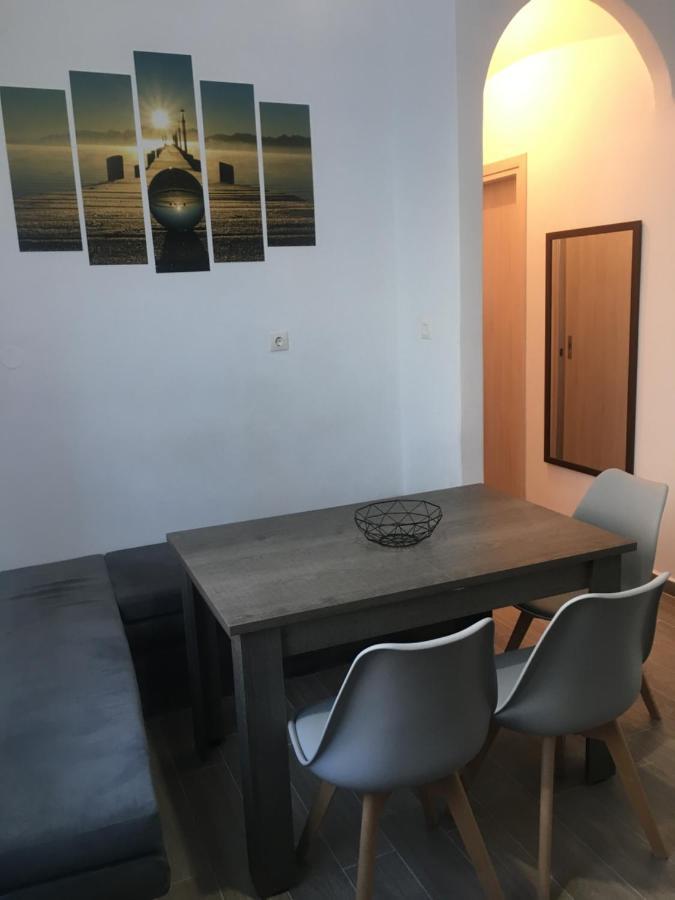 Modern & Comfortable House In The City Center Ermoupoli Exterior photo