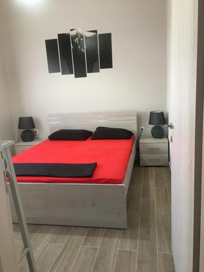 Modern & Comfortable House In The City Center Ermoupoli Exterior photo